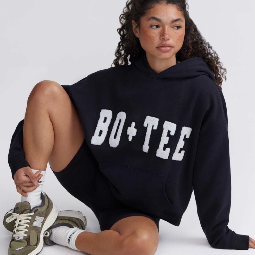 BO+TEE Women's Black Hoodie